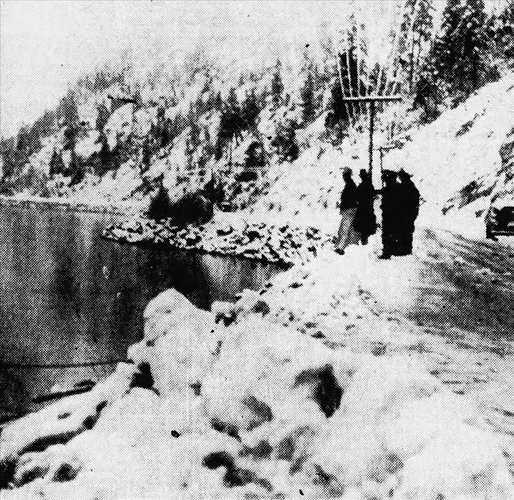 School bus plunges into Lake Chelan, killing 15 students and the driver