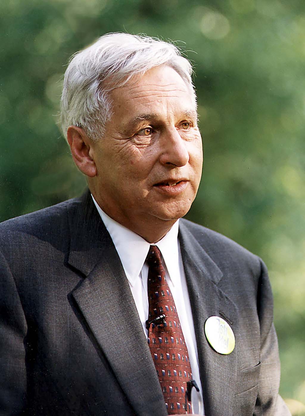 https://www.historylink.org/Content/Media/Photos/Large/Seattle-Mayor-Paul-Schell-official-photo-2000.jpg